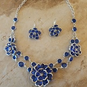 Beautiful Blue Flower Necklace & Matching Earrings
